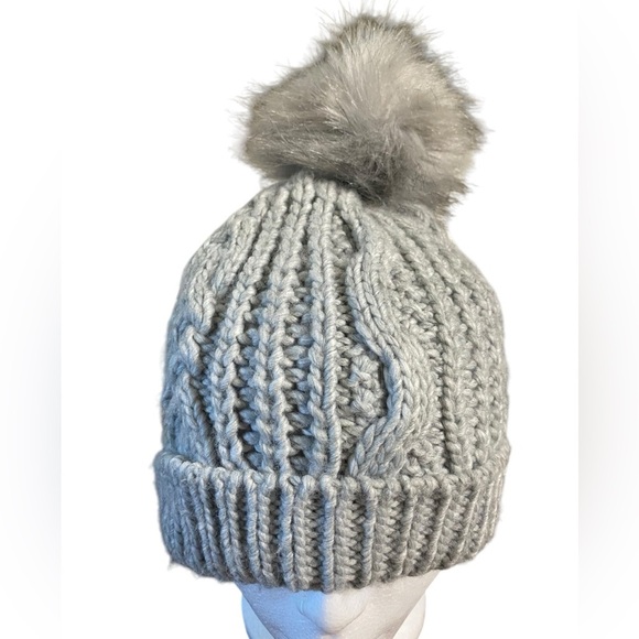 Cable Knit Fisherman Gray Beanie Hat With Fuzzy Pom Pom Classic Preppy Cozy Soft - Picture 4 of 8